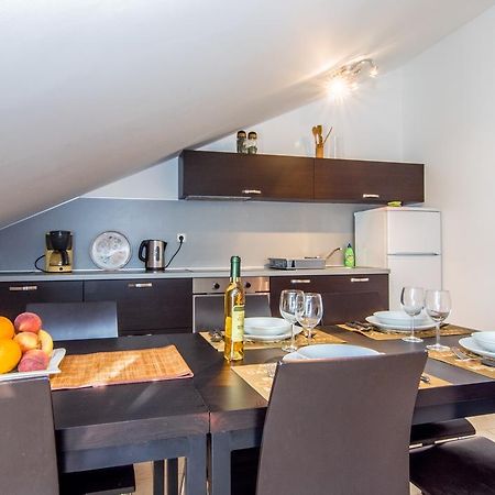 Apartments Domuzin ビオグラード・ナ・モル エクステリア 写真