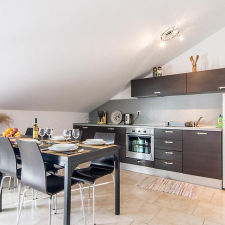 Apartments Domuzin ビオグラード・ナ・モル エクステリア 写真