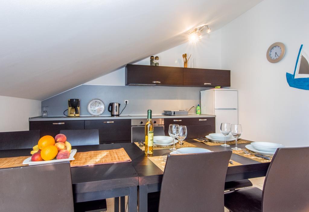 Apartments Domuzin ビオグラード・ナ・モル エクステリア 写真